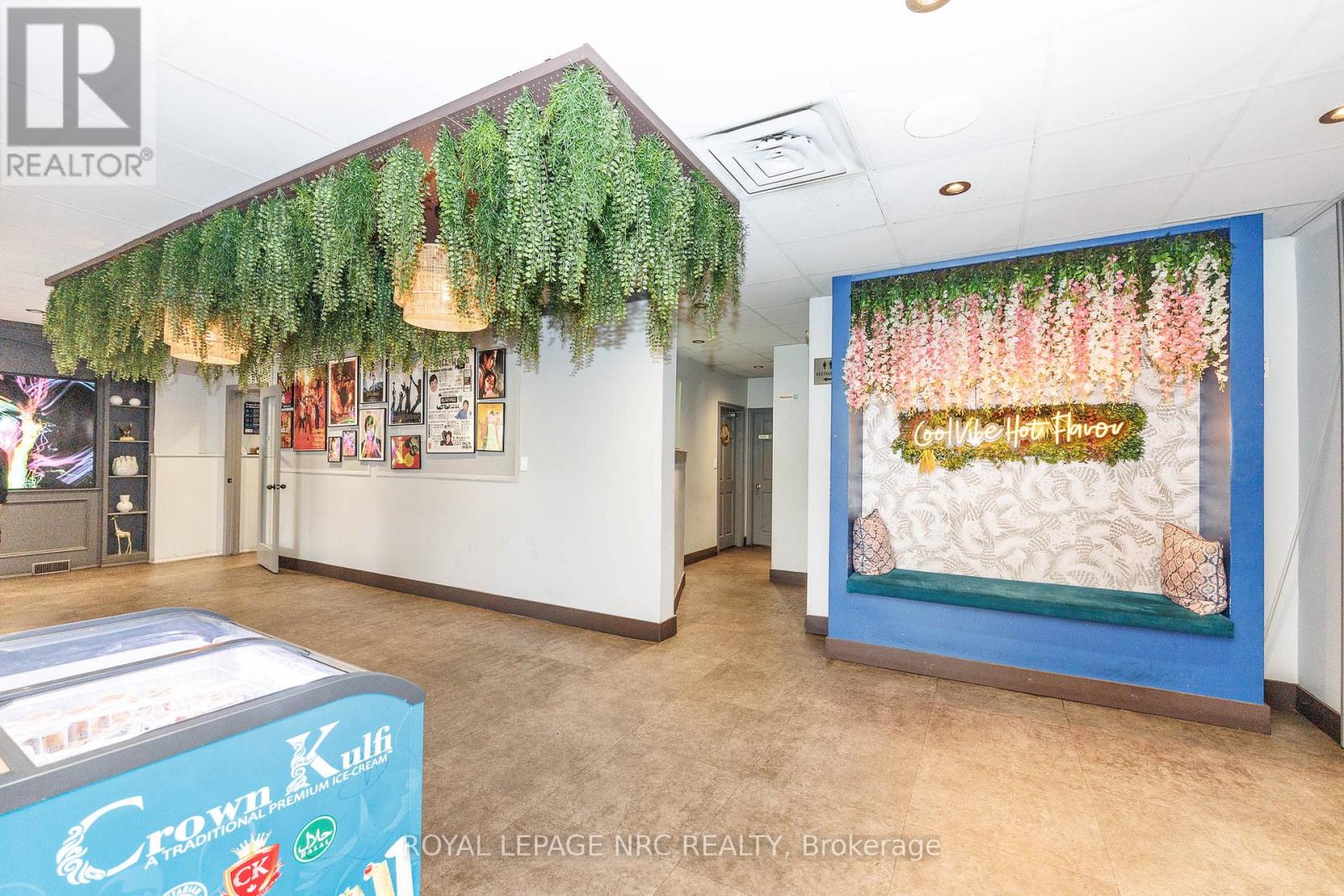 5470 + 5480 Victoria Avenue Property Photo 11