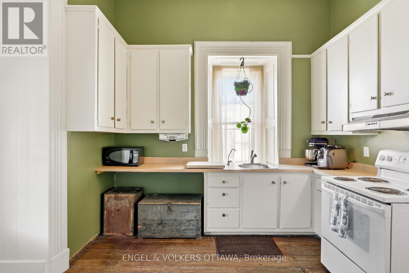 382 Mcgill Street Property Photo 16