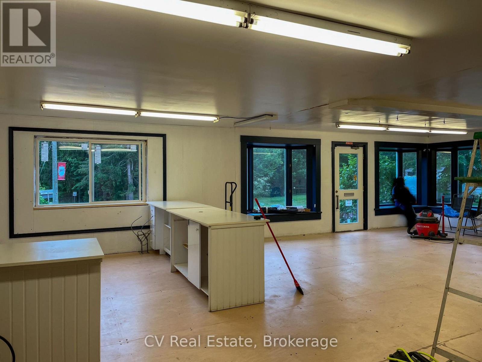 1 - 1001 Juddhaven Road Property Photo 7