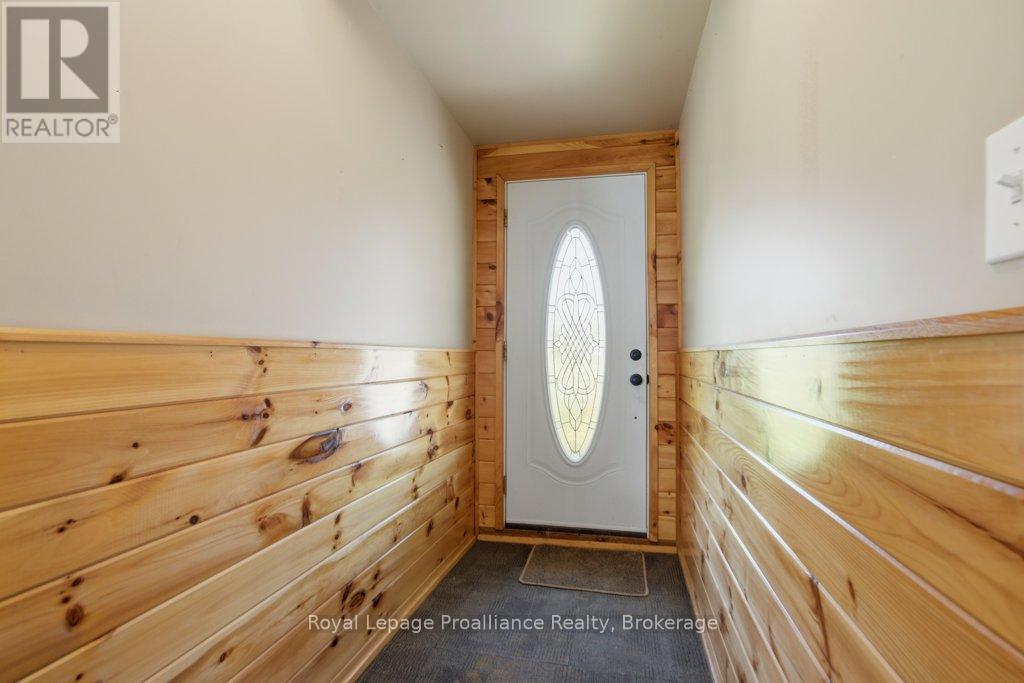 22579 Loyalist Parkway Property Photo 7
