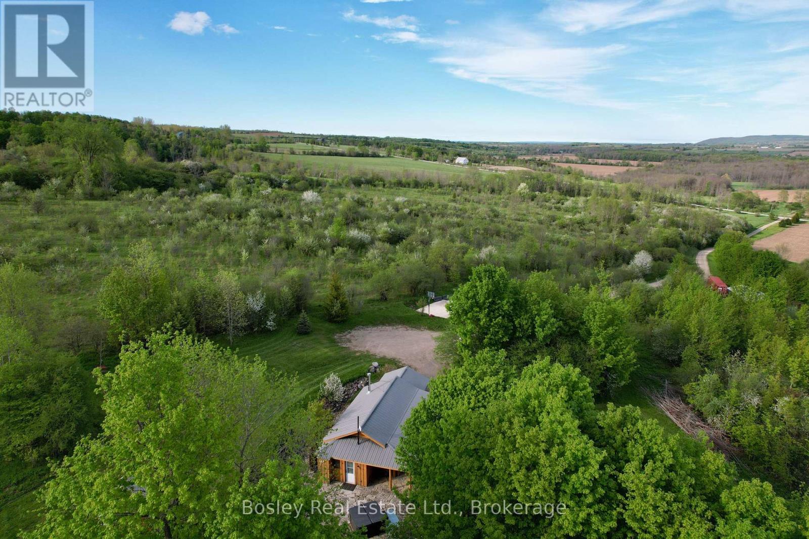 316270 3rd Line C Property Photo 23