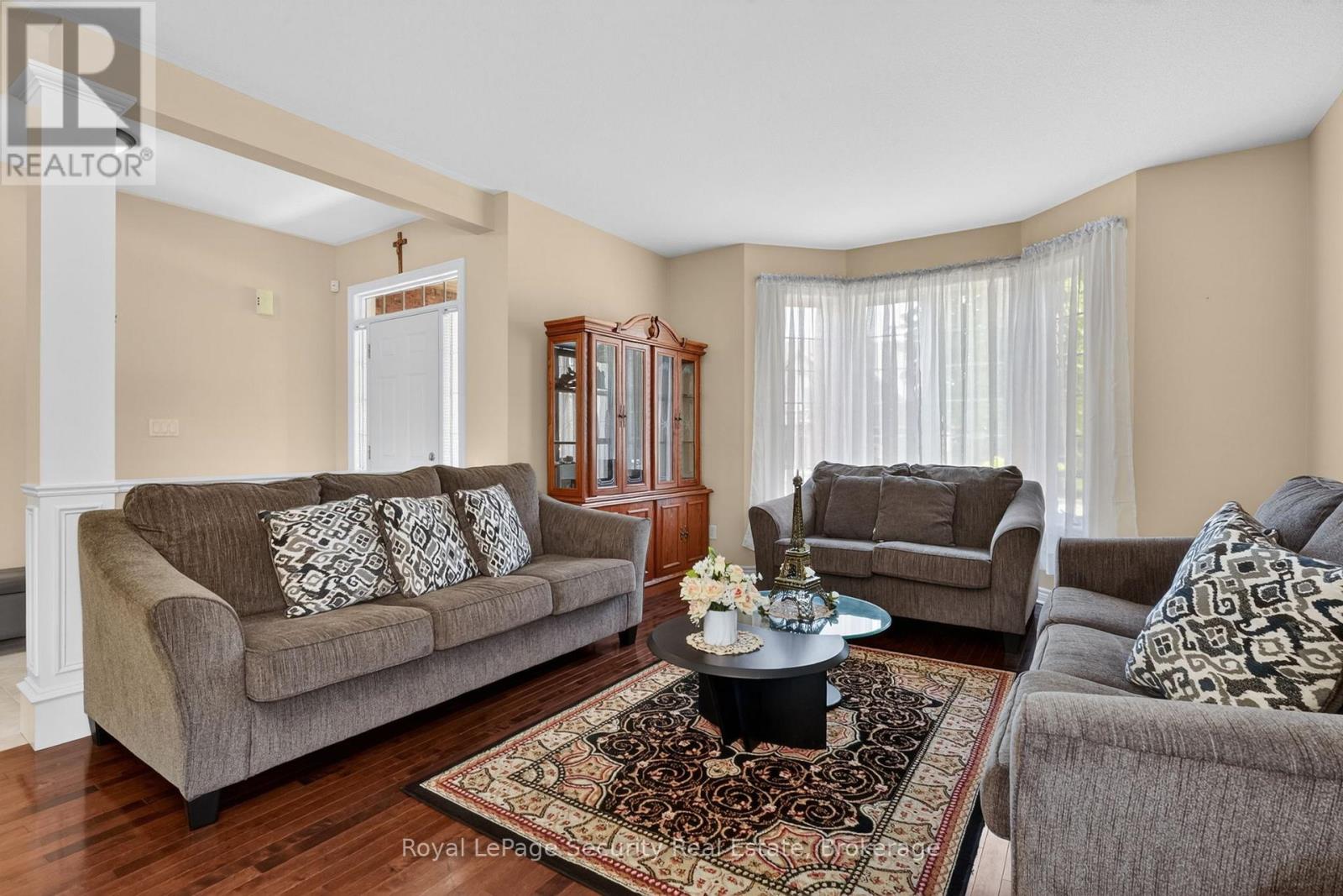 37 Fredonia Crescent Property Photo 7