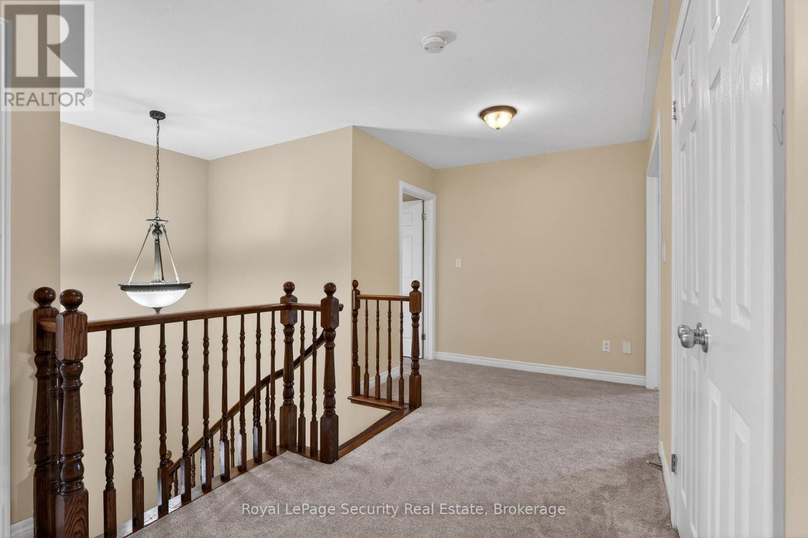 37 Fredonia Crescent Property Photo 23