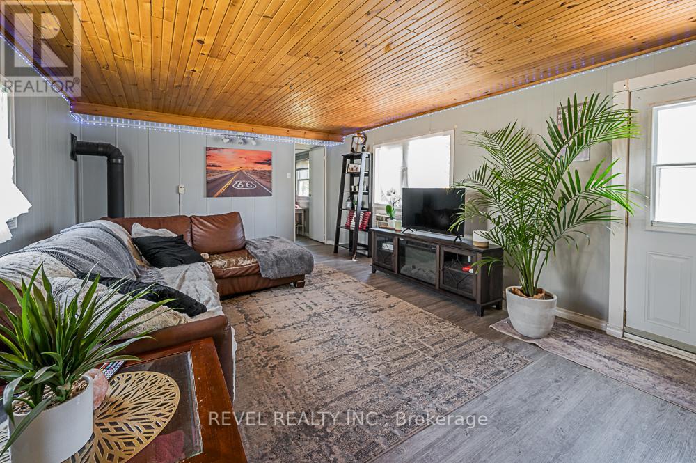 64 Otter Line Property Photo 15