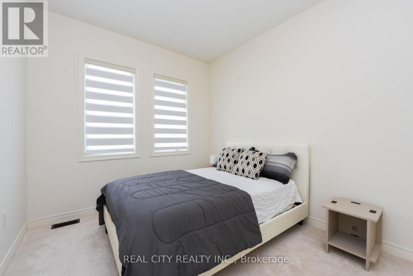 38 Silver Meadow Gdns Gardens N Property Photo 6