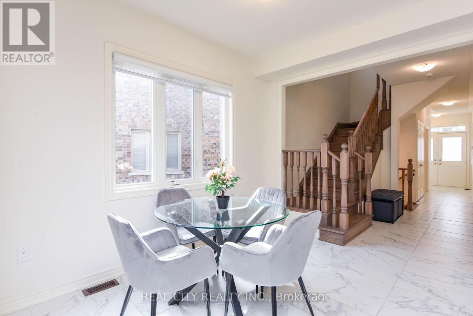 38 Silver Meadow Gdns Gardens N Property Photo 14