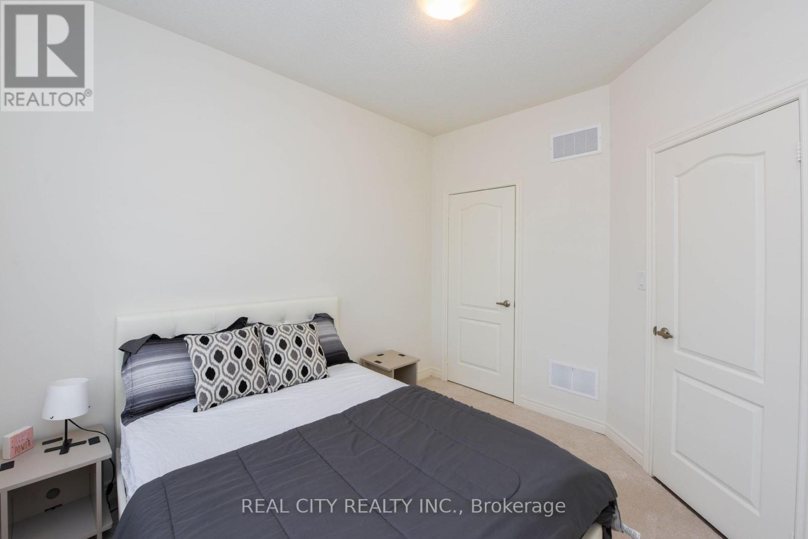 38 Silver Meadow Gdns Gardens N Property Photo 25