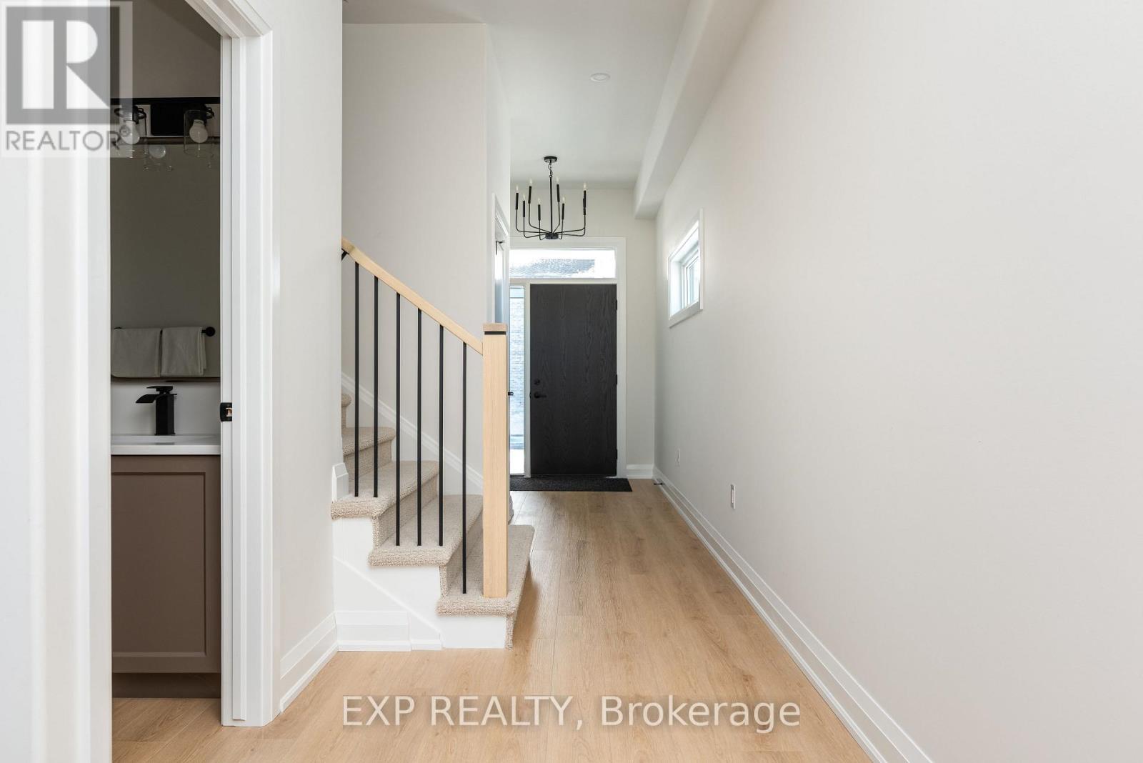 6152 Curlin Crescent Property Photo 2