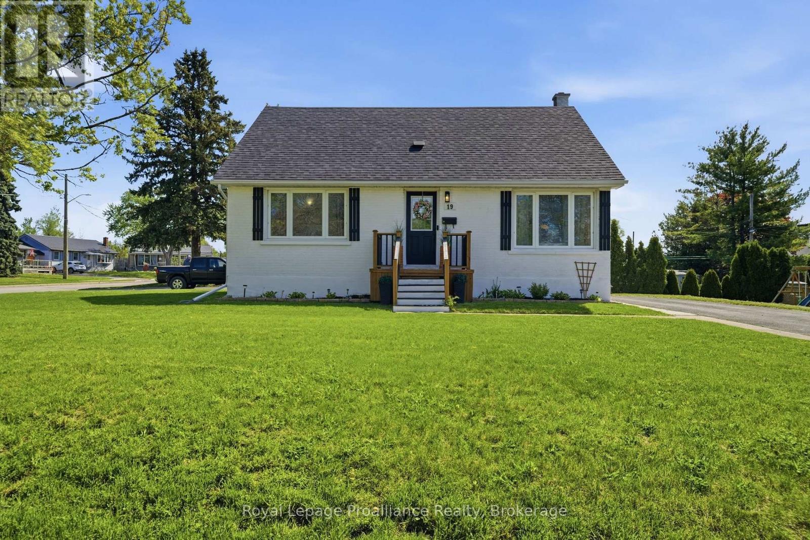 19 Coleman Drive Property Photo 4