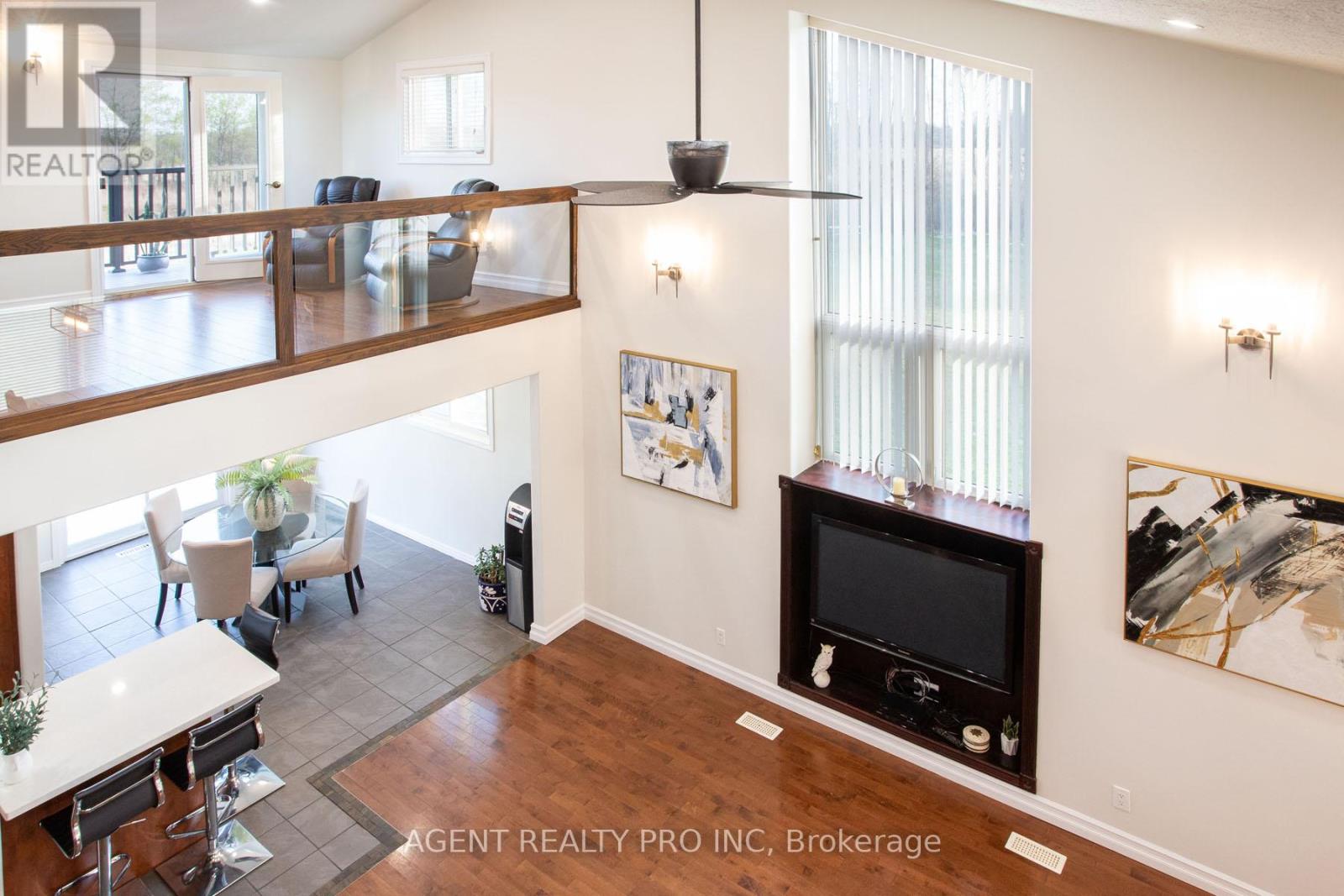 6571 Carroll Drive Property Photo 3
