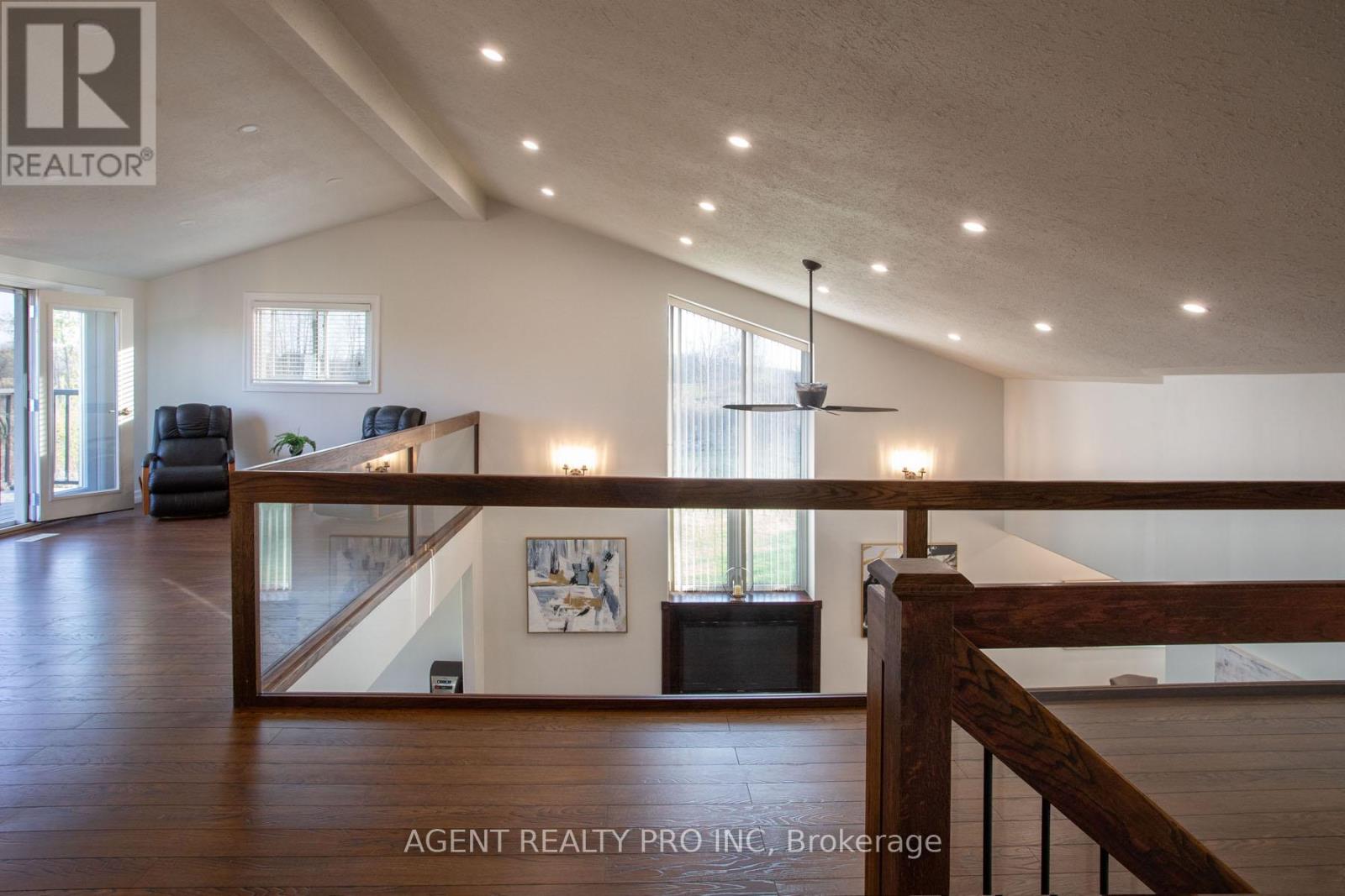 6571 Carroll Drive Property Photo 4