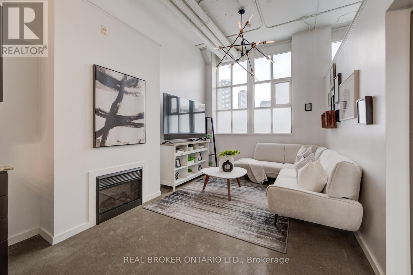 126 - 410 KING STREET W Property Photo 1