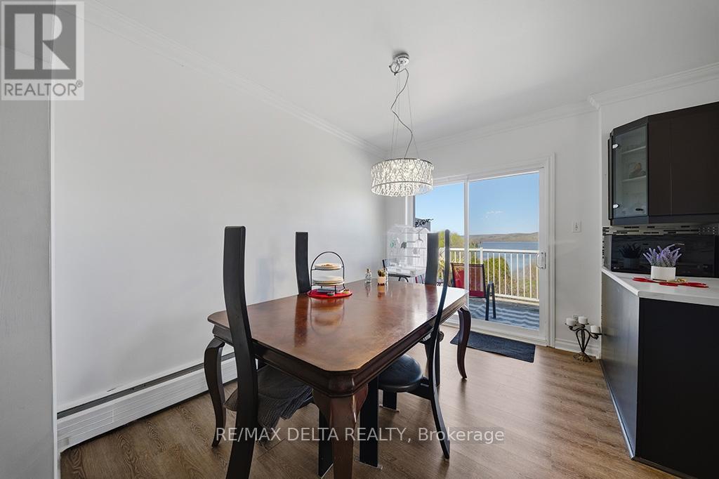 1040-1042 King Street Property Photo 27