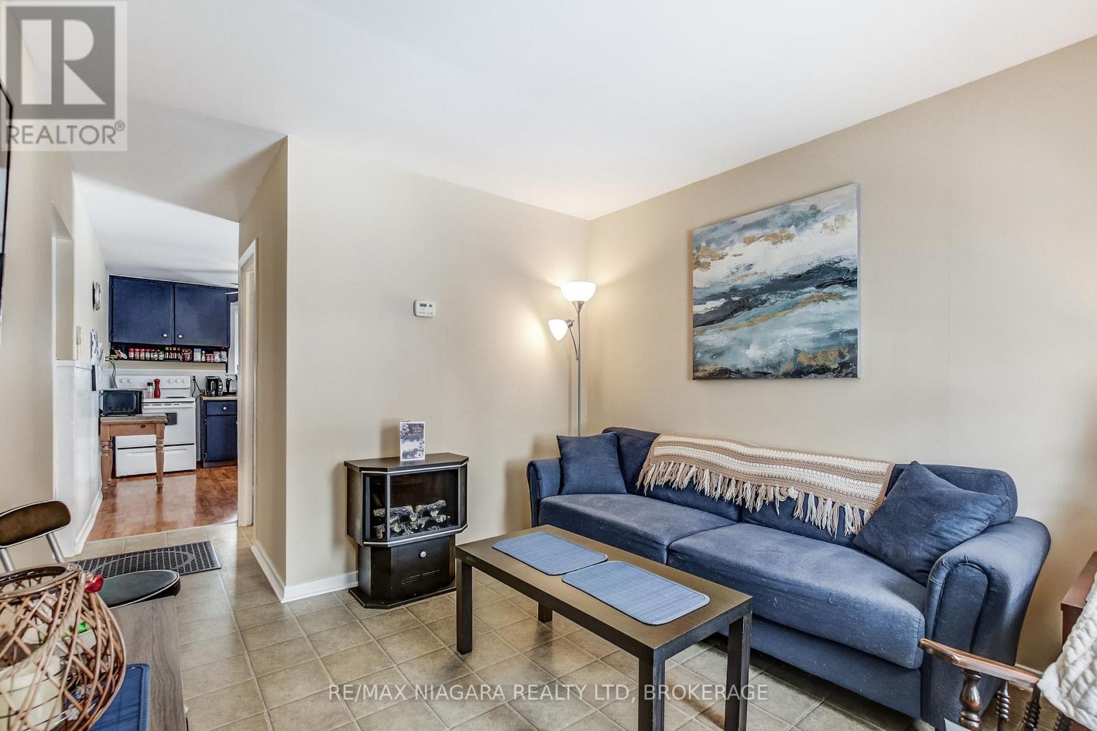8 Catharine Street Property Photo 4