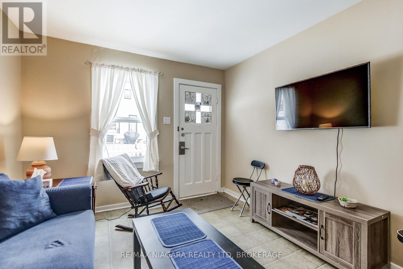 8 Catharine Street Property Photo 6