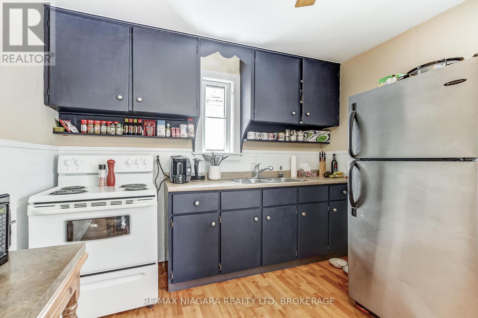 8 Catharine Street Property Photo 10