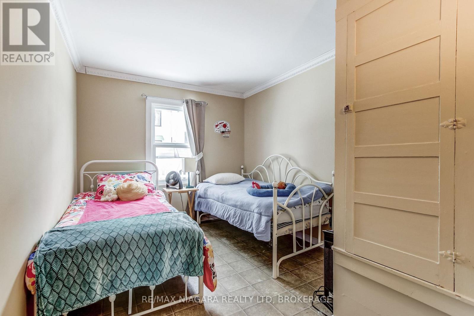 8 Catharine Street Property Photo 12