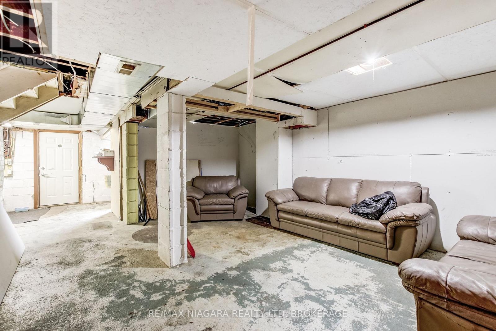 8 Catharine Street Property Photo 14