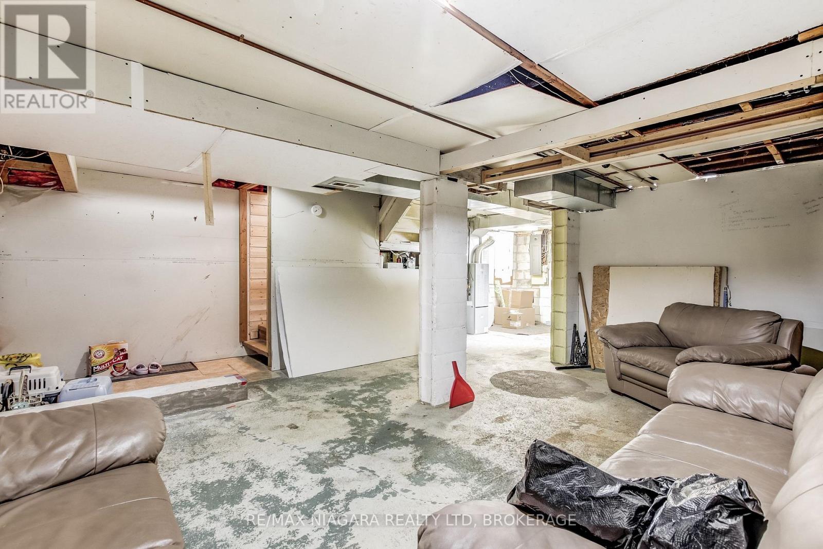 8 Catharine Street Property Photo 15