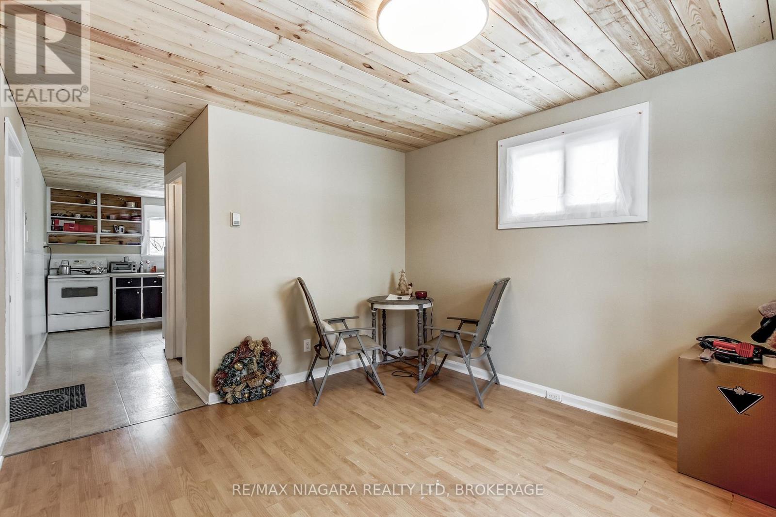 8 Catharine Street Property Photo 19