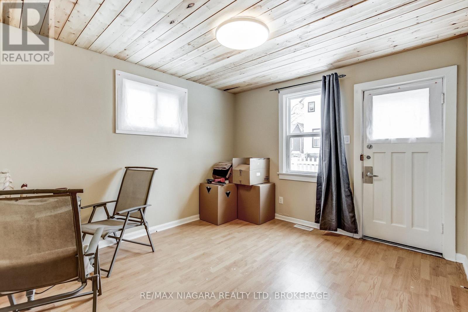 8 Catharine Street Property Photo 20