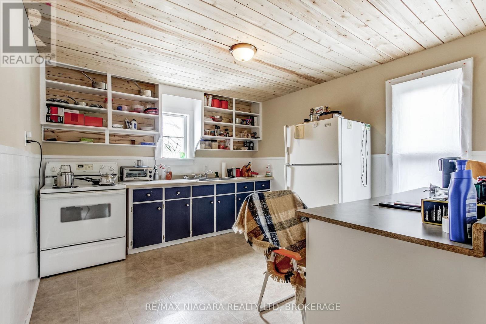 8 Catharine Street Property Photo 23