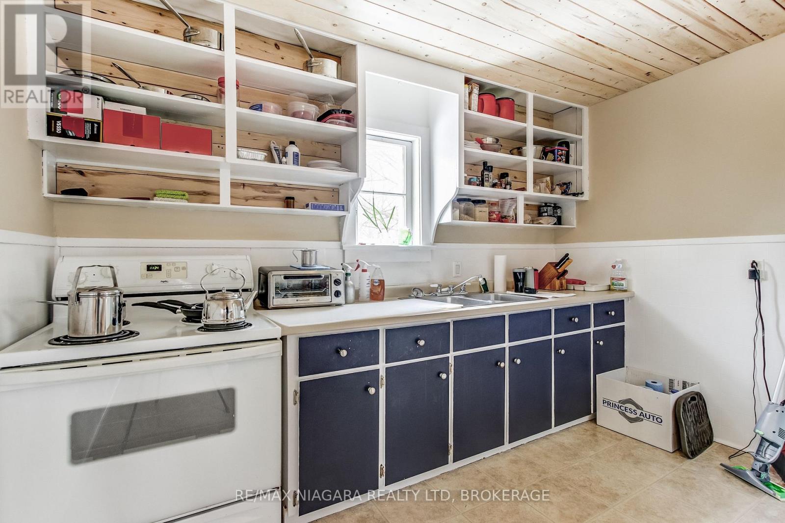 8 Catharine Street Property Photo 25