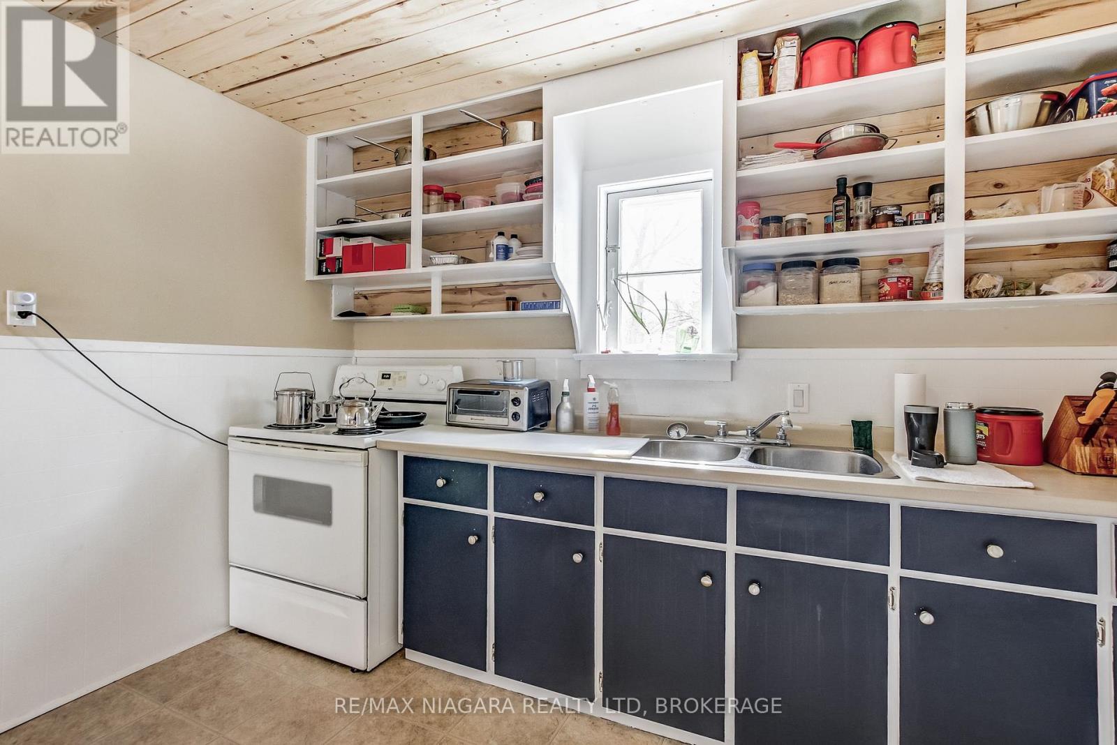 8 Catharine Street Property Photo 26