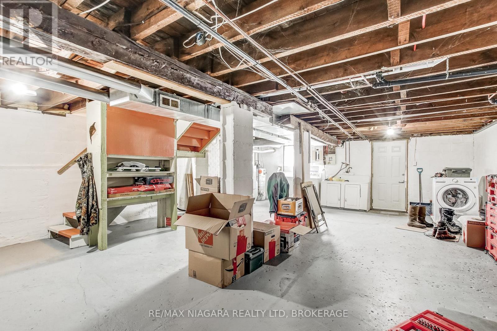 8 Catharine Street Property Photo 32