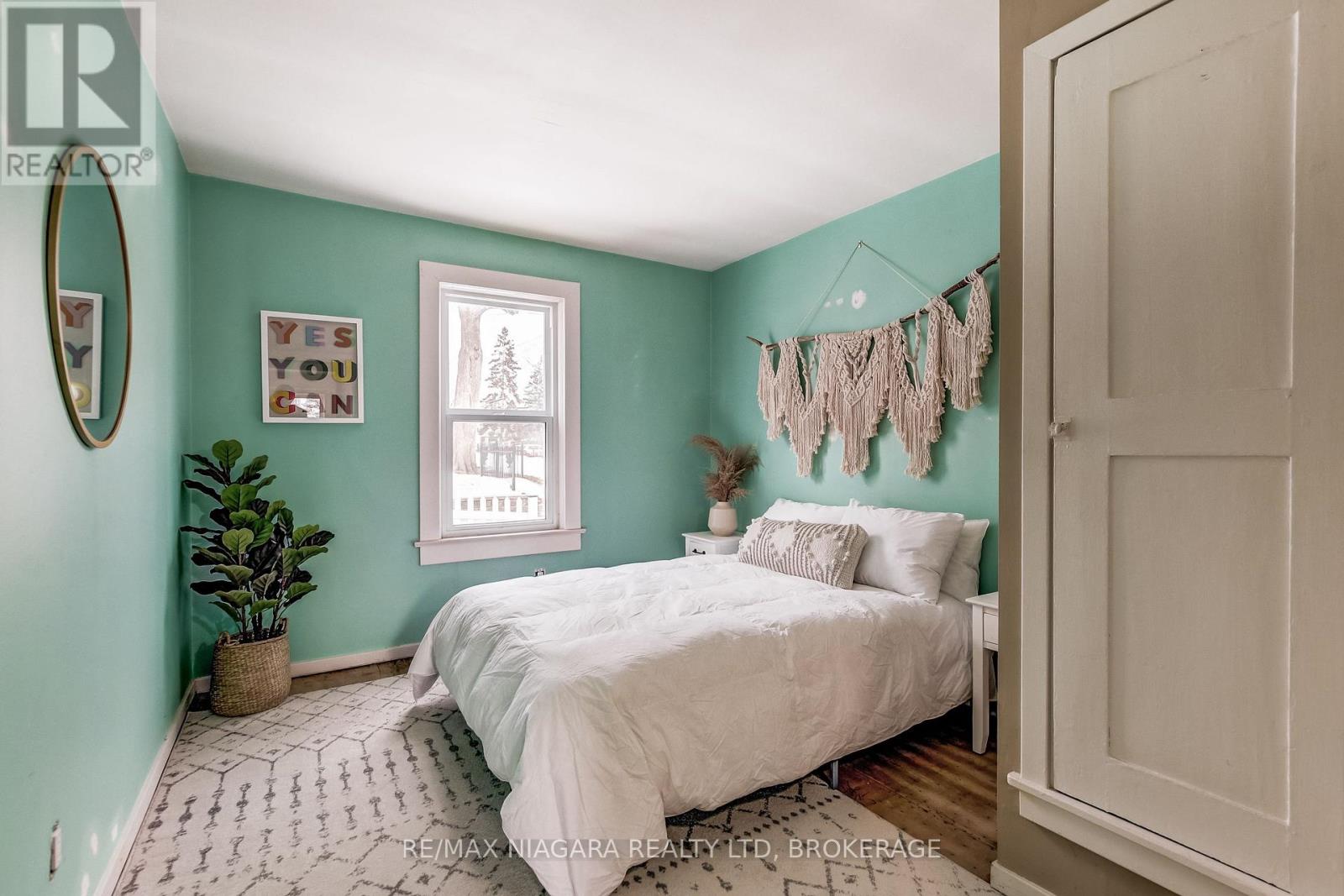 8 Catharine Street Property Photo 45