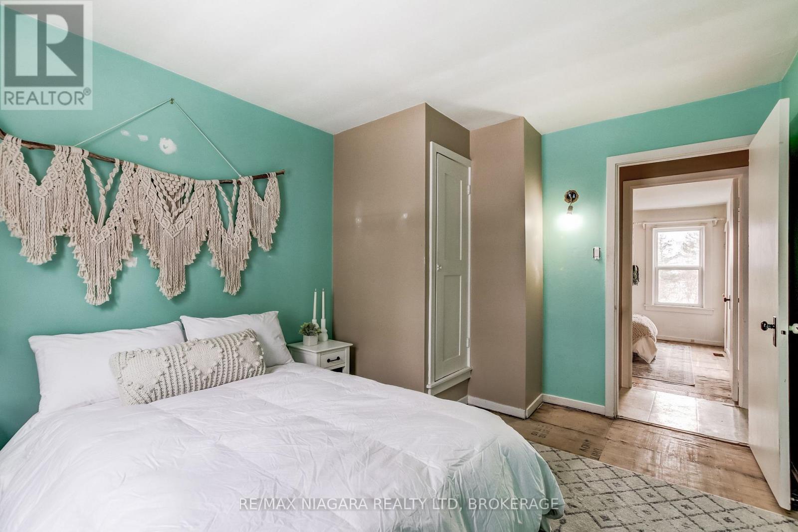 8 Catharine Street Property Photo 46
