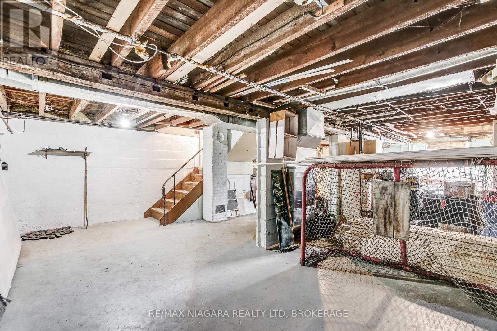 8 Catharine Street Property Photo 49