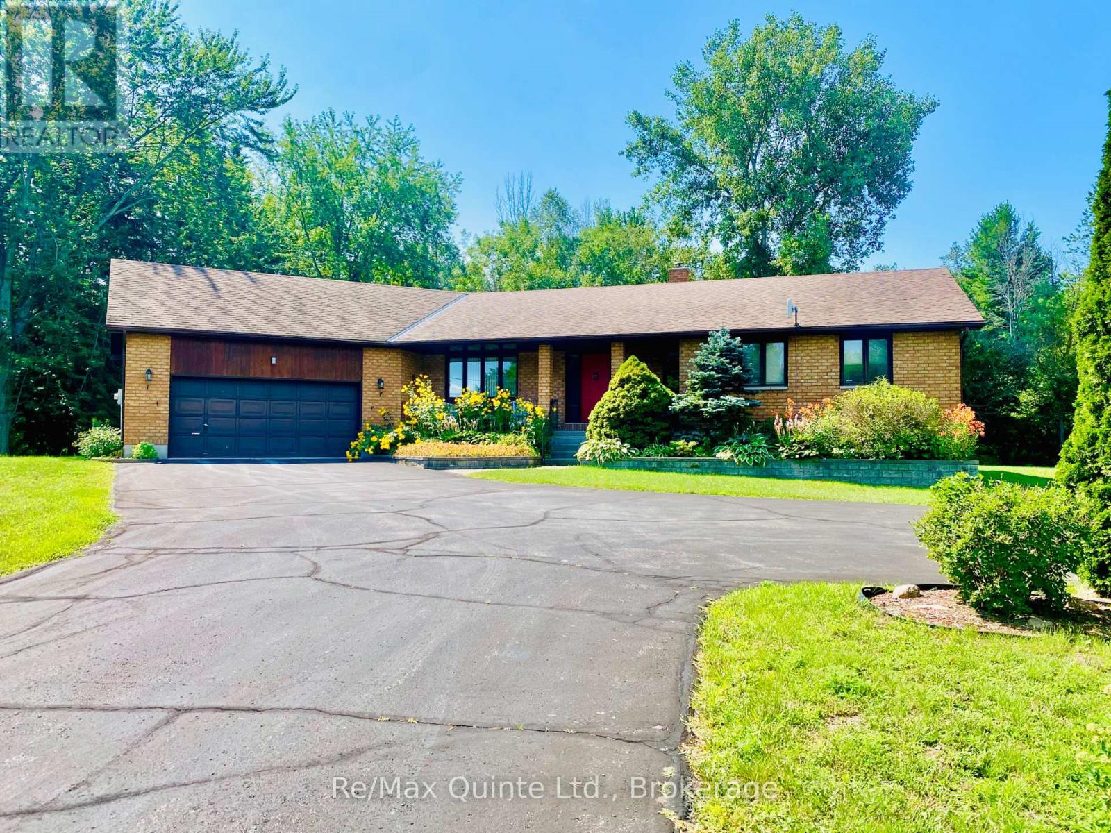 21858 Loyalist Parkway Property Photo 1