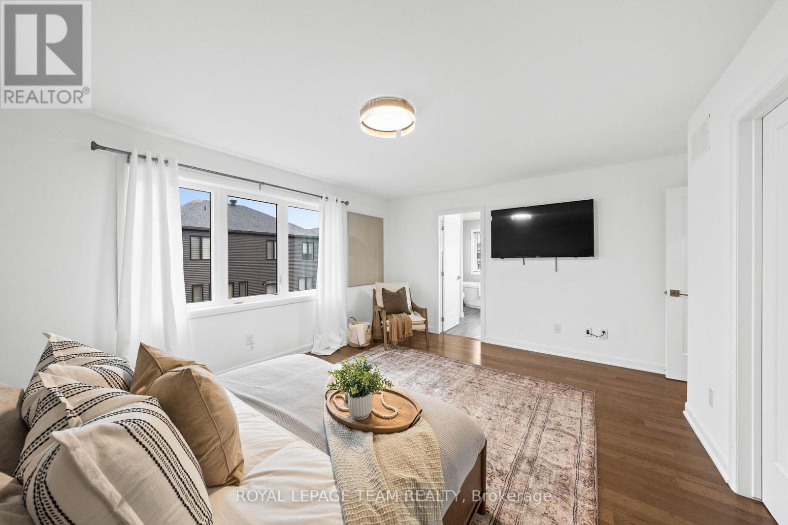 1007 Offley Road Property Photo 25