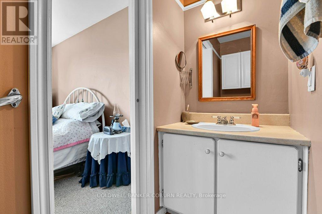 10 Manning Road Property Photo 22