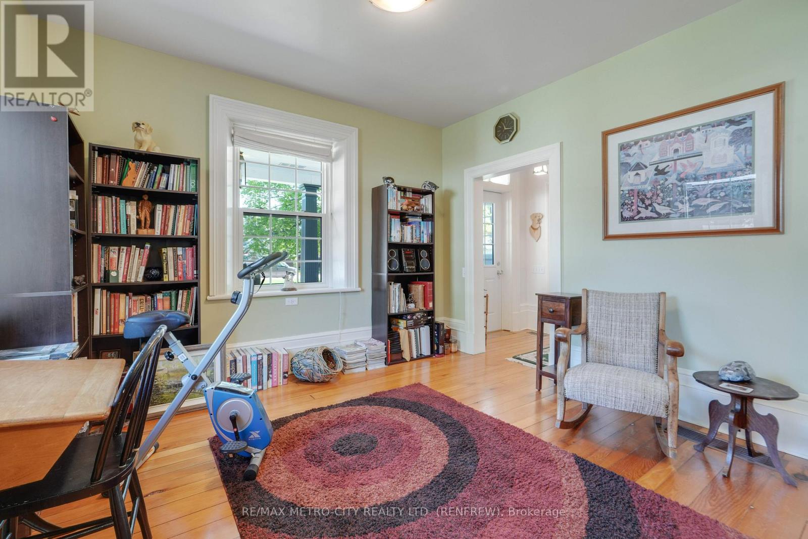 674 Raglan Street S Property Photo 13
