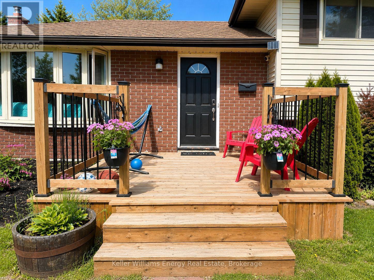 245 Smart Crescent Property Photo 3