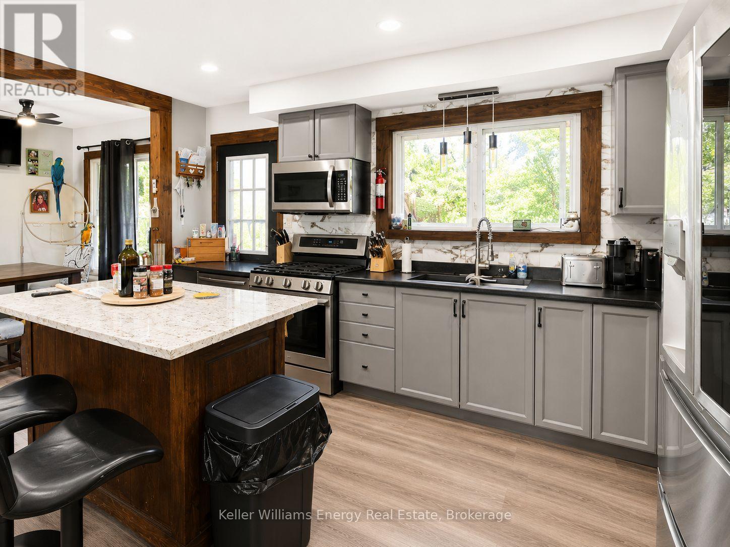 245 Smart Crescent Property Photo 6
