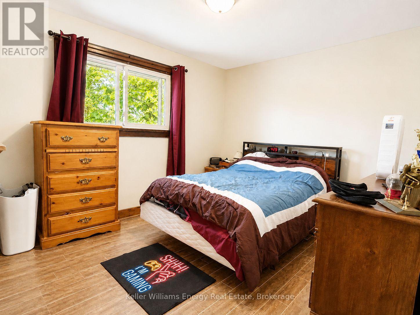 245 Smart Crescent Property Photo 9