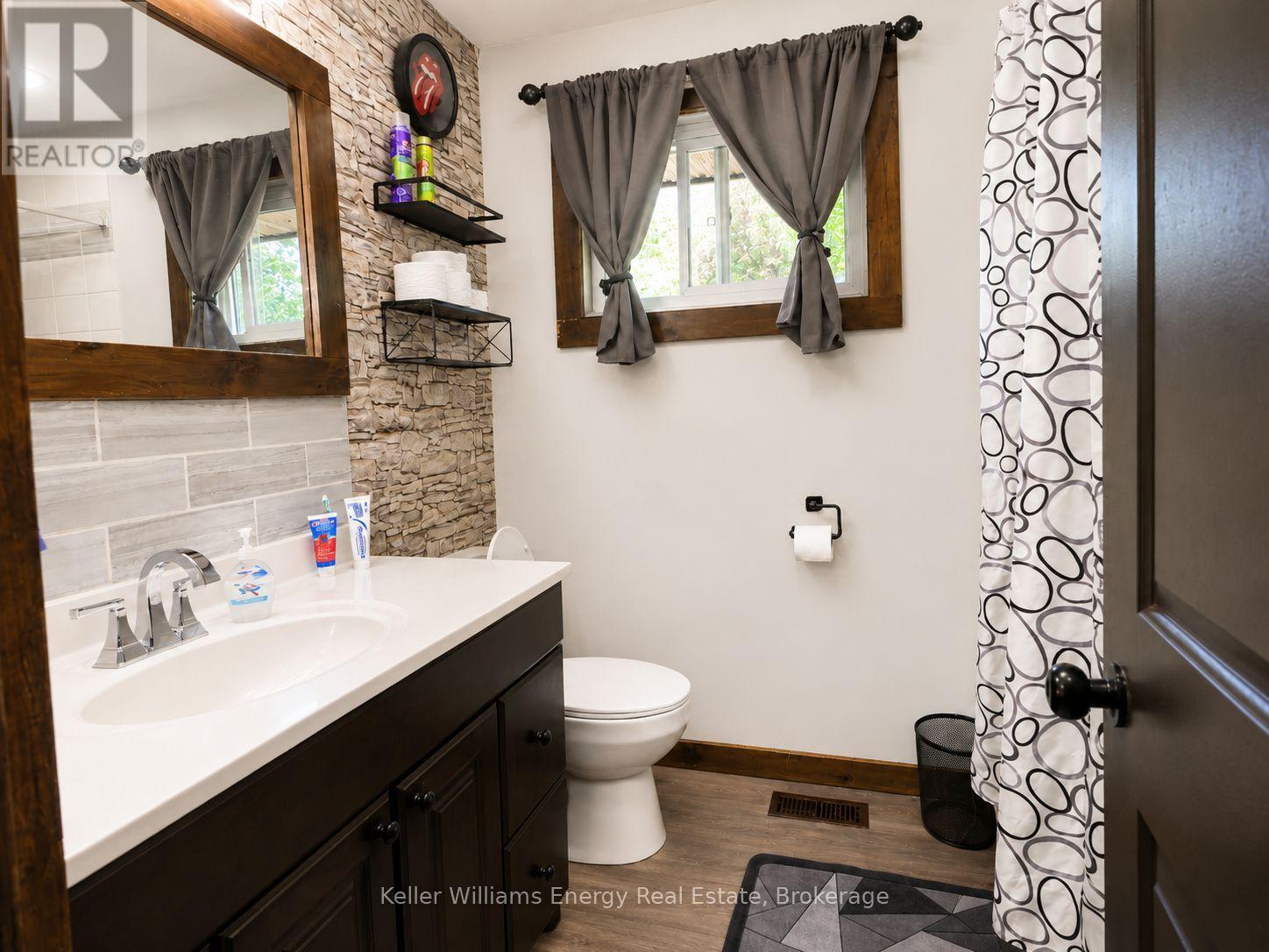 245 Smart Crescent Property Photo 13