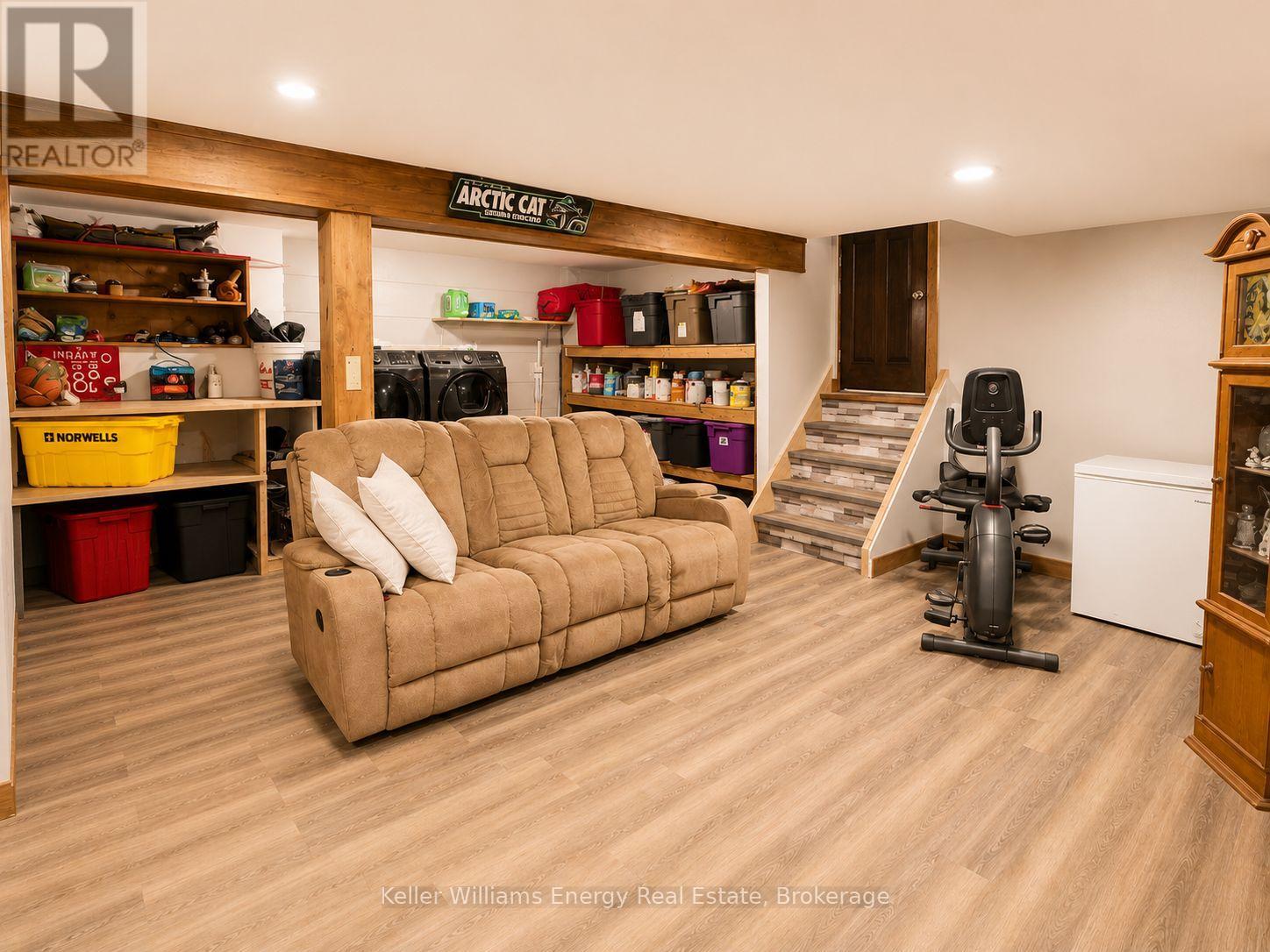 245 Smart Crescent Property Photo 27