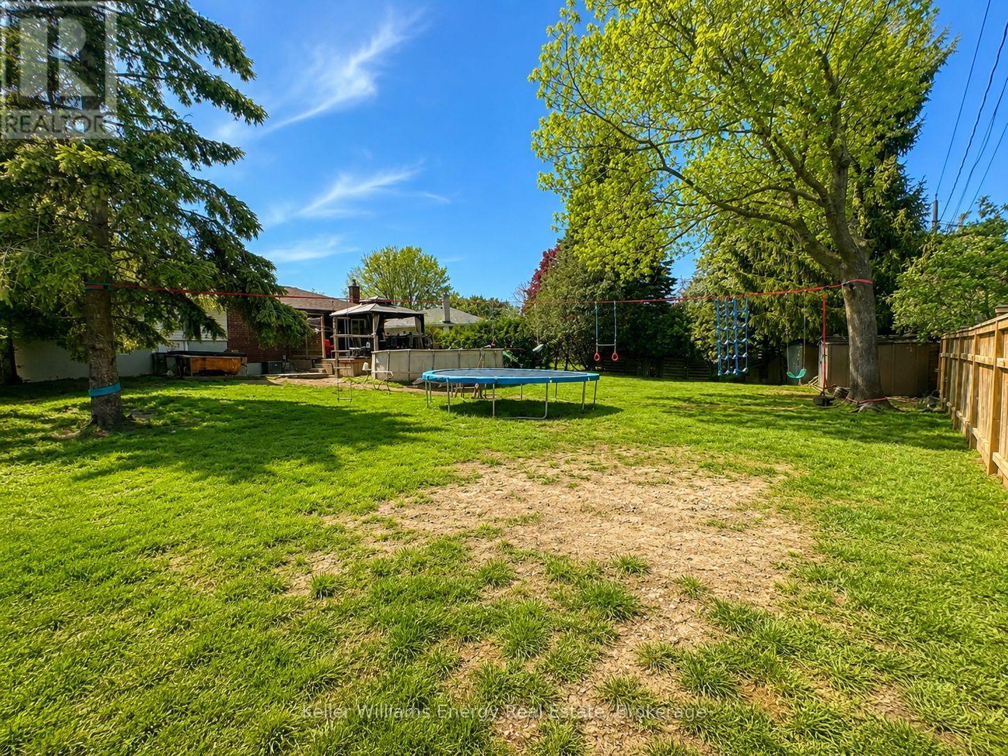 245 Smart Crescent Property Photo 30