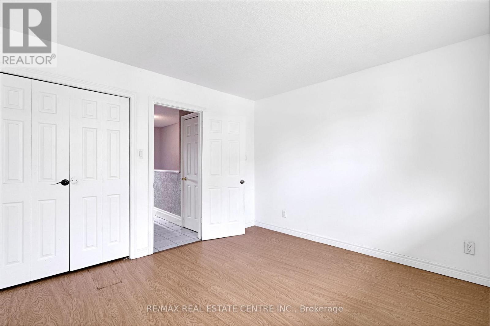 D - 71d Wellesley Crescent Property Photo 15