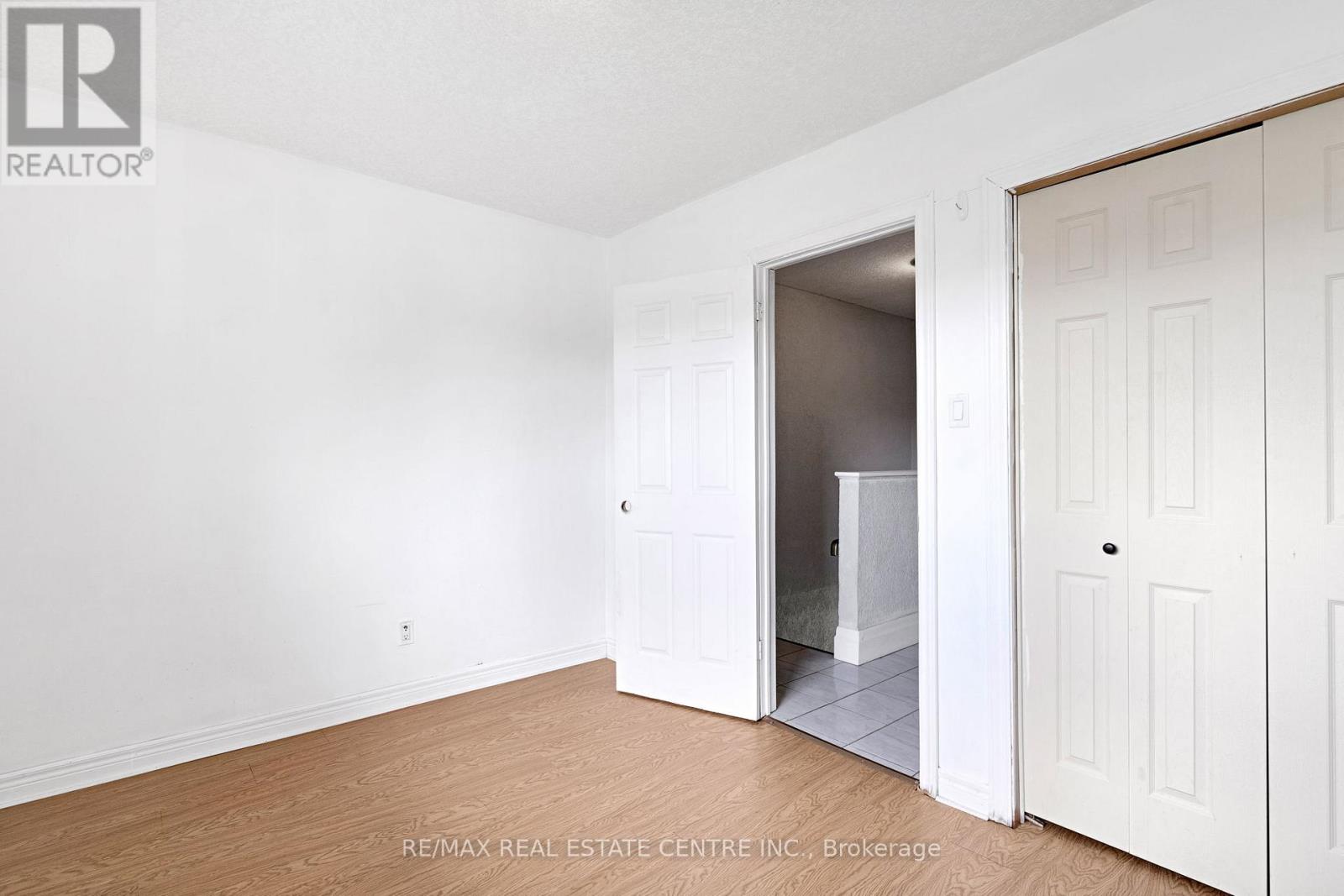 D - 71d Wellesley Crescent Property Photo 19