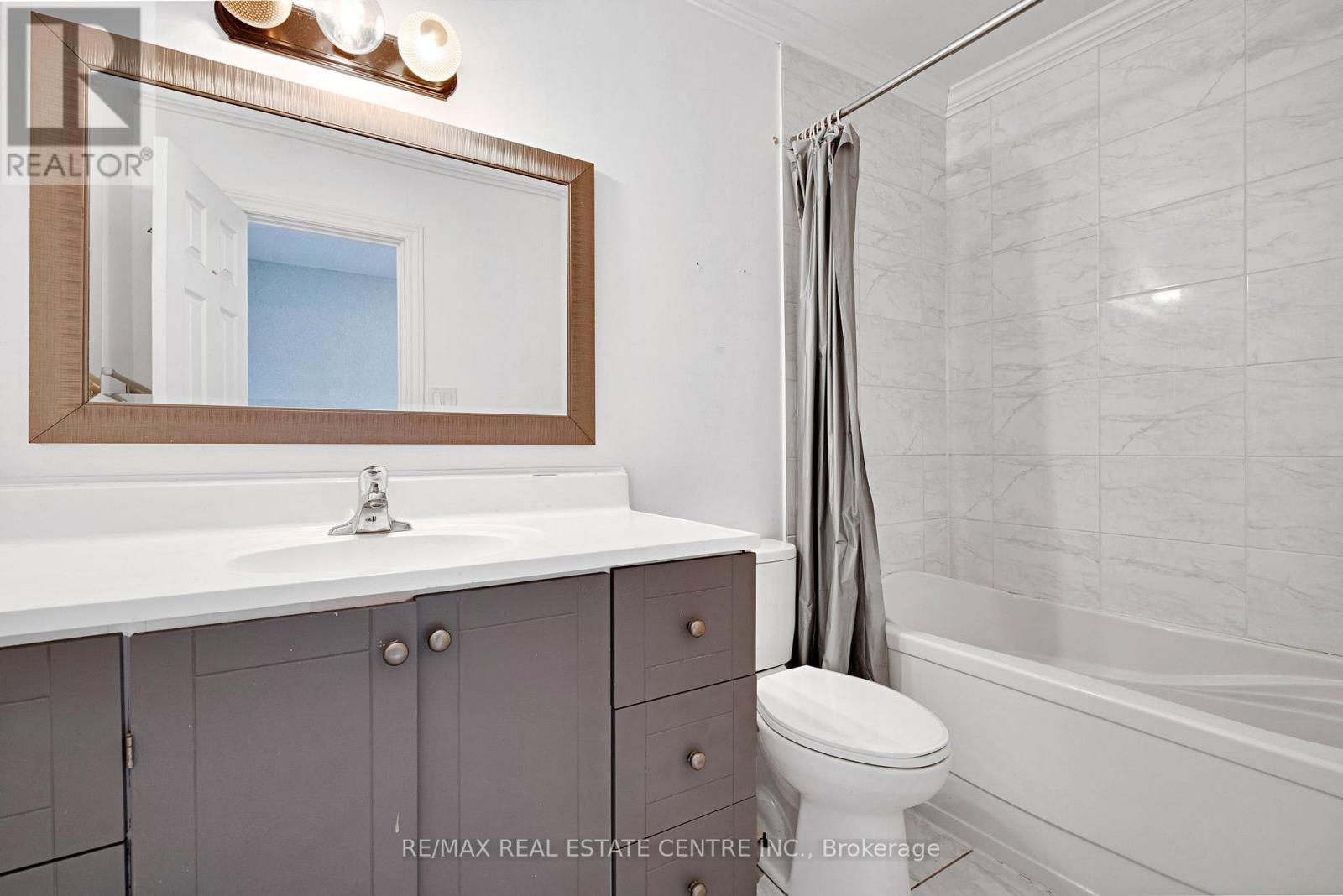 D - 71d Wellesley Crescent Property Photo 20