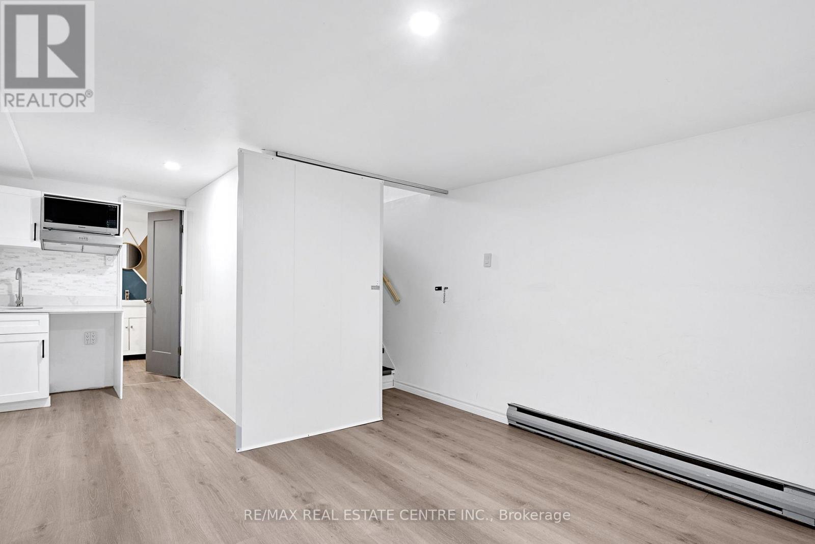 D - 71d Wellesley Crescent Property Photo 23