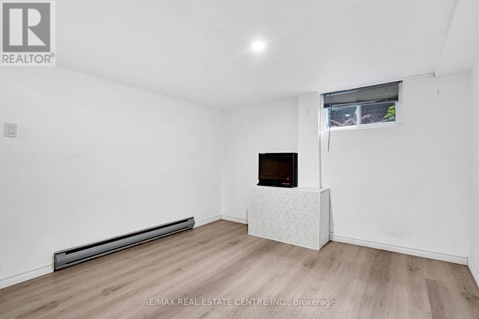 D - 71d Wellesley Crescent Property Photo 24