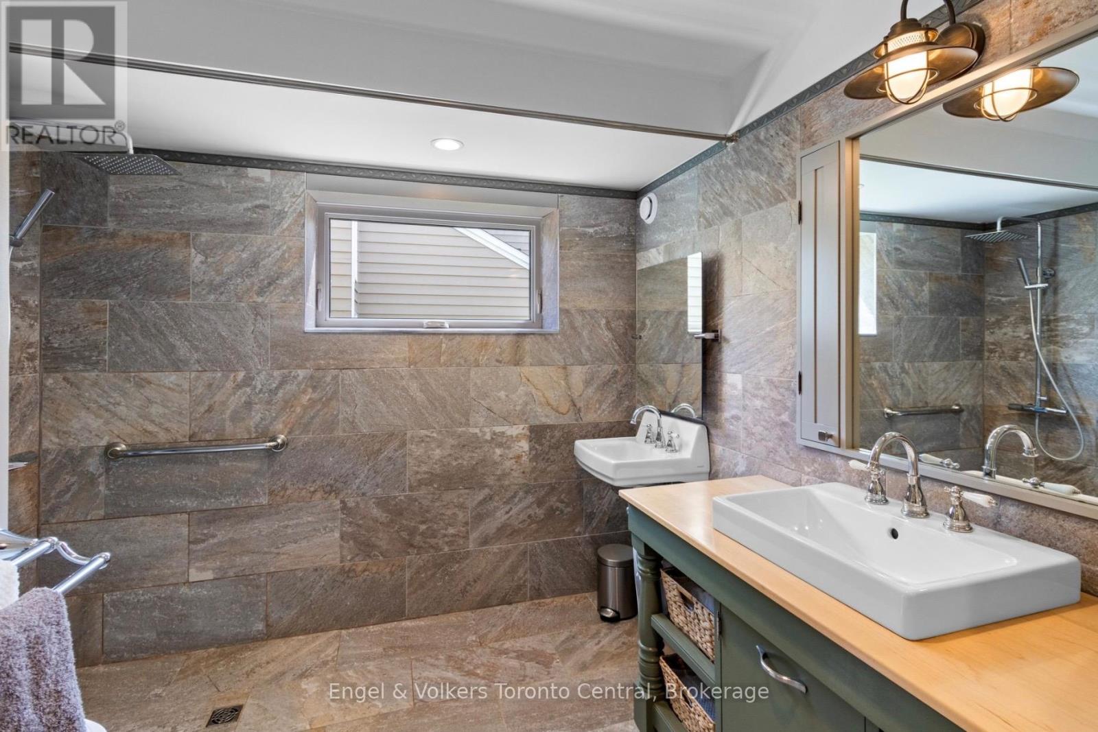 154 Blue Mountain Drive Property Photo 15