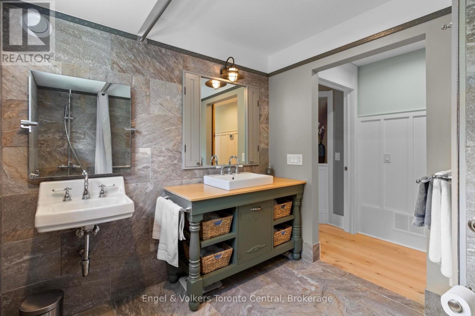 154 Blue Mountain Drive Property Photo 16