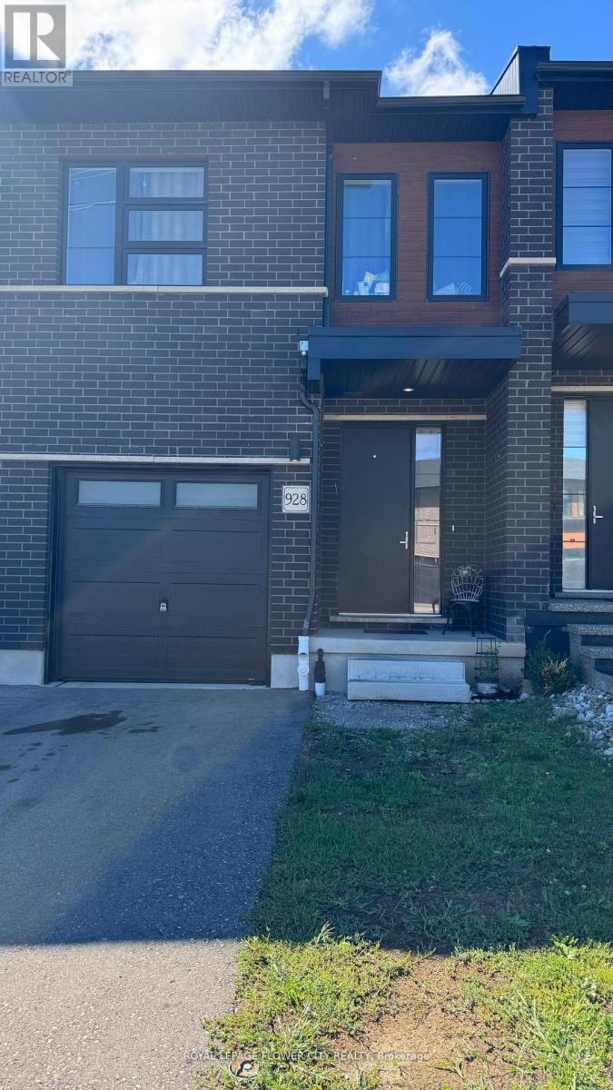 928 Robert Ferrie Drive Property Photo 1